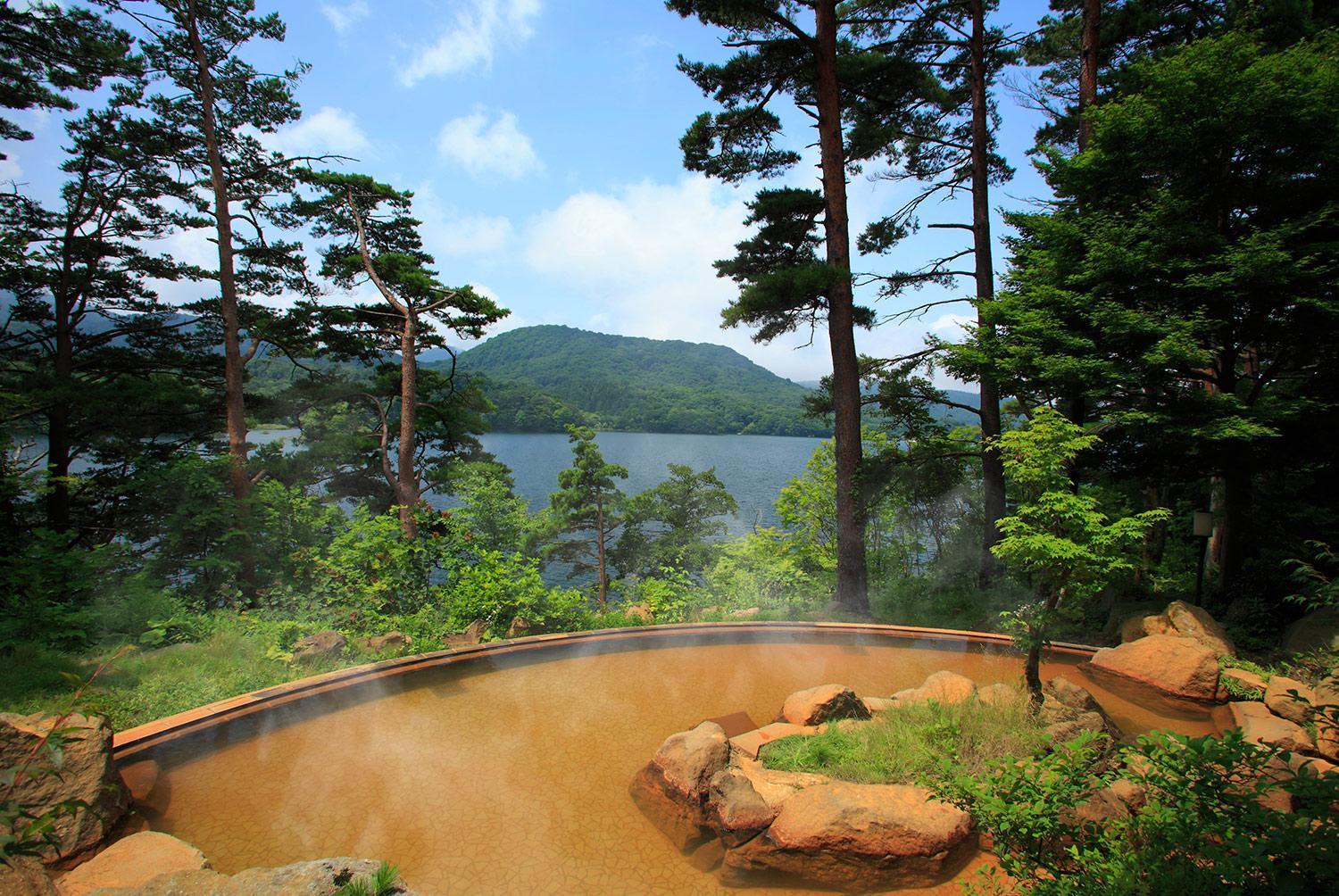 Urabandai Lake Resort Goshiki No Mori Kitashiobara Buitenkant foto